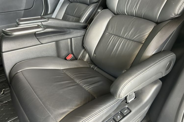 Used Honda Elysion 2016 2.4L Supreme Edition
