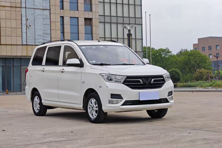 Used Wuling Hongguang 2019 1.5L S Standard Version China VI LAR
