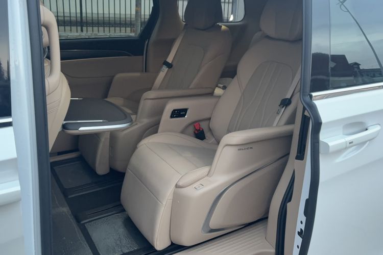 Used Buick GL8 New Energy 2025 Lu Shang Luxury Edition 7-Seater
