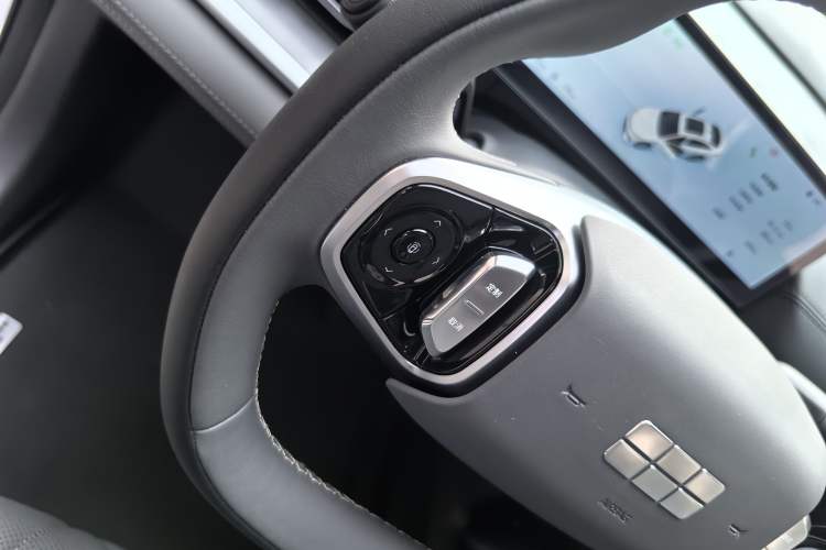 Used  Galaxy A7 2025 Model EM-i 70km Luxury Edition
