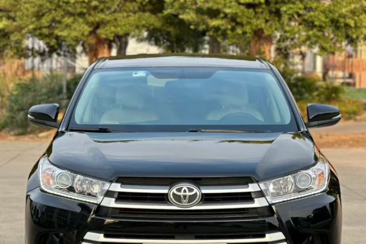 Used Toyota Highlander 2021 2.0T Two-Wheel Drive Elite Version 7-Seater
