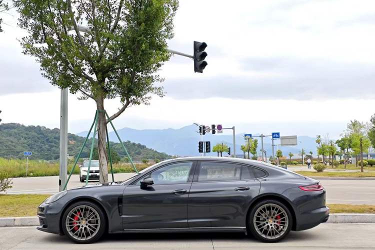 Used Porsche Panamera 2017 Panamera 4 Executive Long Wheelbase 3.0T