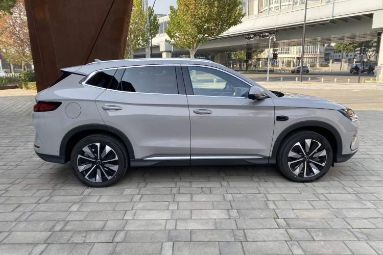 Used BYD Song PLUS New Energy 2025 EV Intelligent Driving Version 520km Premium Model
