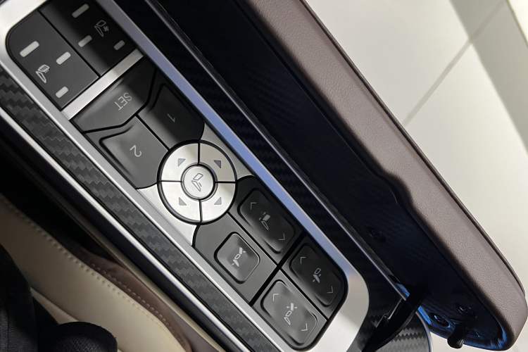 Used Buick GL8 2023 Land Executive Class Smart Enjoyment Model