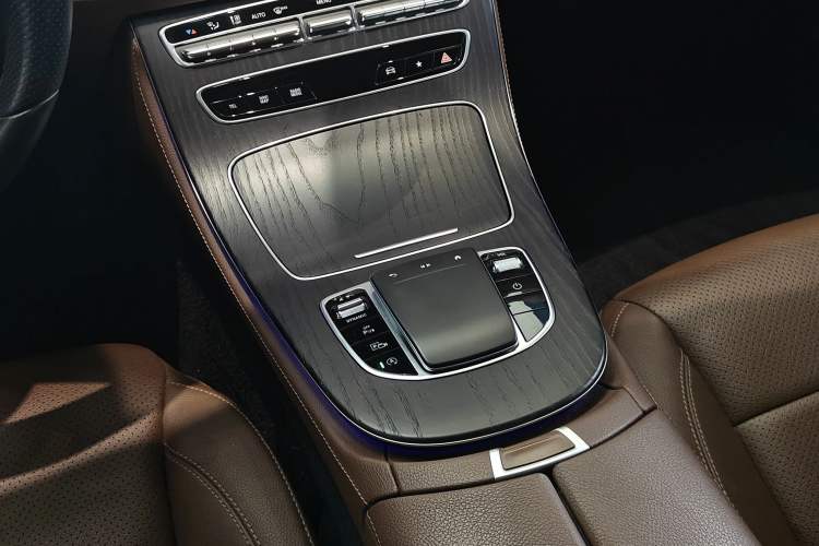 Used Mercedes-Benz E-Class 2021 Restyled E 300 L Sporty and Stylish Edition
