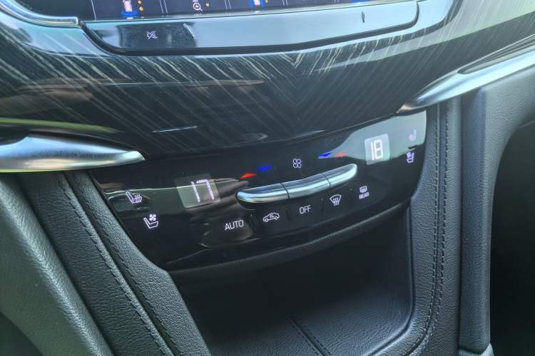 Used Cadillac XT6 2022 2.0T Six-Seater Four-Wheel Drive Luxury Version