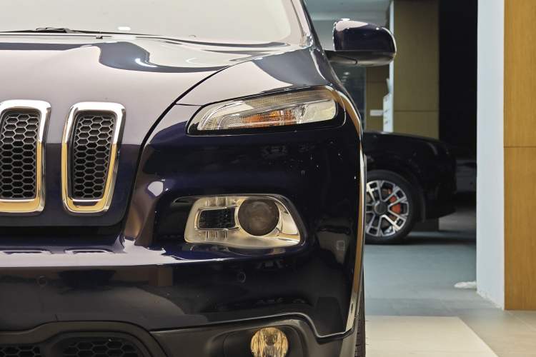 Used  Cherokee 2016 2.4L Leading Edition