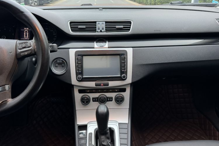 Used Volkswagen Magotan 2015 Facelift 1.8TSI Luxury Model
