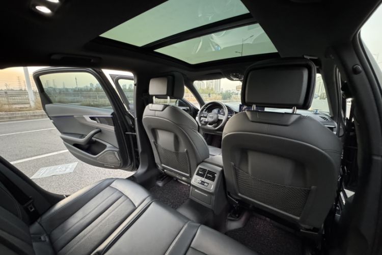 Used Audi A4L 2023 40 TFSI quattro Luxury Dynamic Edition
