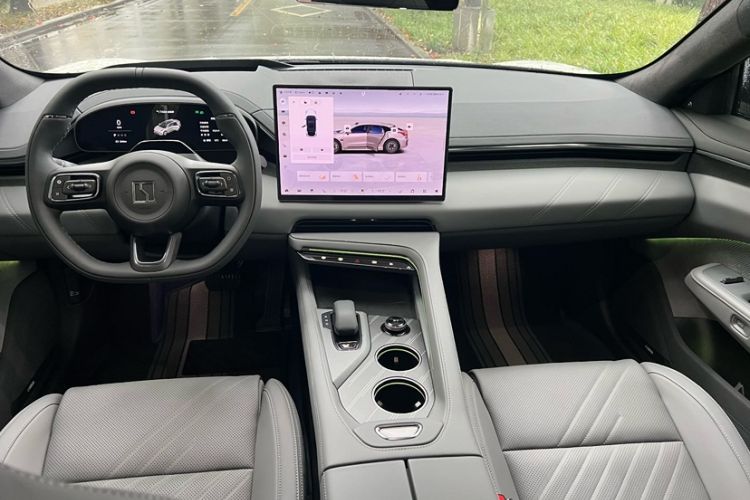 Used Zeekr 001 2025 WE Edition 100 kWh Rear-Wheel Drive