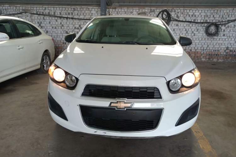 Used Chevrolet Aveo Sonic 2011 Sedan 1.4L MT SL
