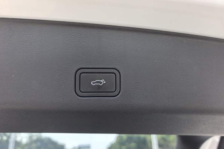 Used Geely Auto Monjaro L 2024 2.0TD High-Power Automatic Two-Wheel Drive Yunqi Version
