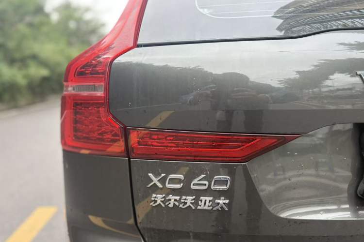 Used Volvo XC60 2019 T5 4x4 Smart Edition China V Standard
