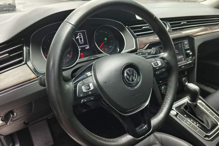 Used Volkswagen Magotan 2019 330TSI DSG Leading Model China VI Standard
