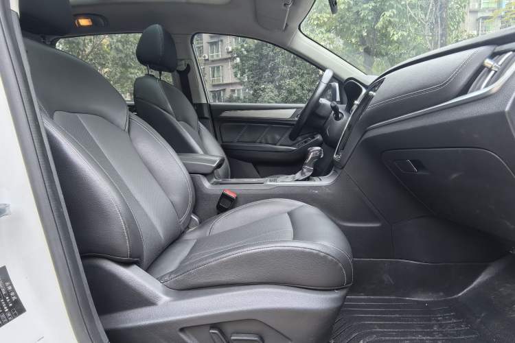 Used Roewe RX5 2016 20T Two-Wheel Drive Automatic Internet Smart Edition