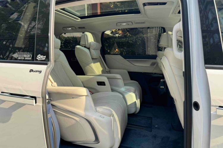 Used Buick GL8 New Energy 2024 Lu Zun Luxury Edition 7-Seater
