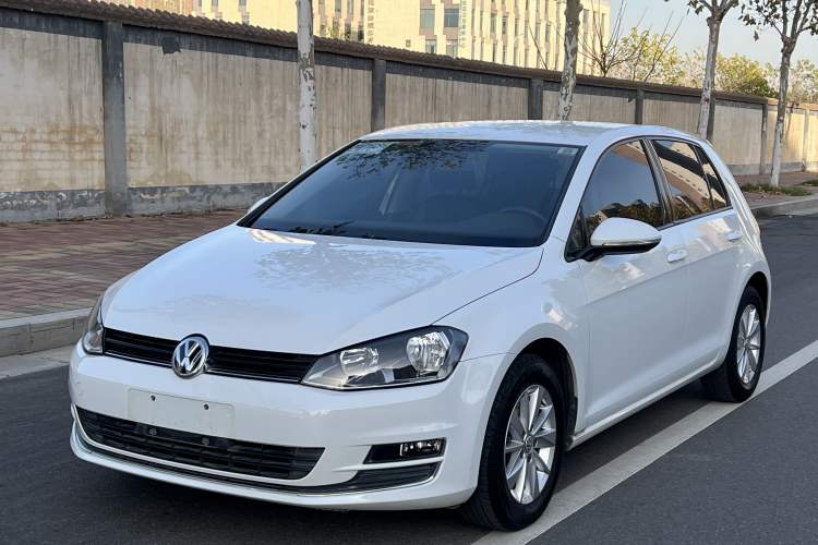Used Volkswagen Golf 2016 1.6L Automatic Fashion Model
