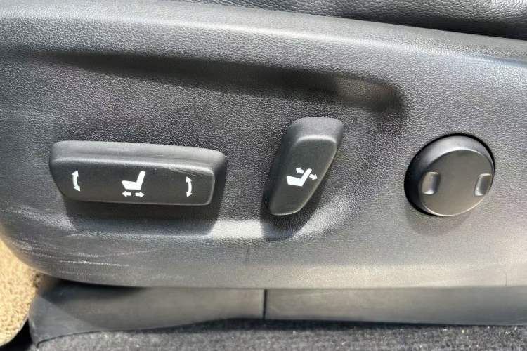 Used Toyota Prado 2015 2.7L Automatic Luxury Edition
