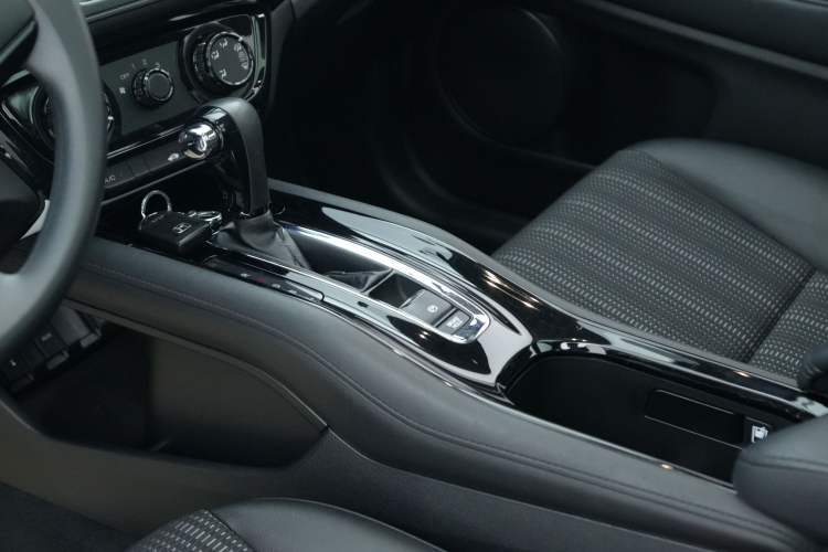 Used Honda Vezel 2017 1.8L CVT Front-Wheel Drive Pioneer Edition