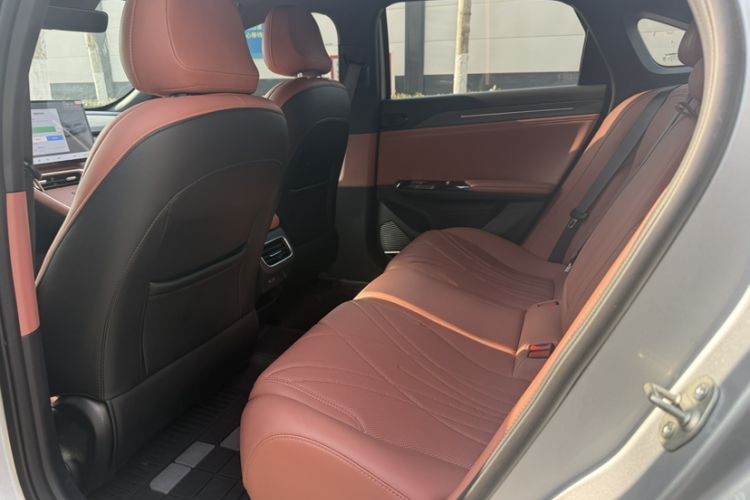 Used  L6 2025 EM-i 140km Starship Edition