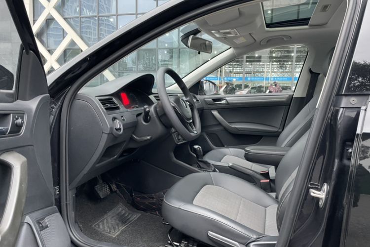 Used Volkswagen Santana 2018 1.5L Automatic Comfort Edition
