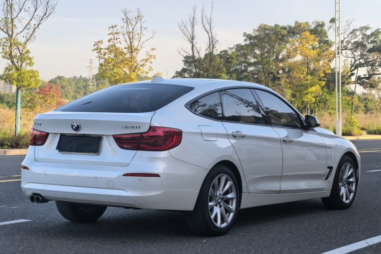 Used BMW 3 Series GT 2018 320i Sport Edition
