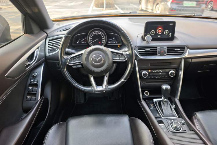 Used Mazda CX-4 2018 2.0L Automatic Two-Wheel Drive Blue Sky Premium Upgrade Version China VI Standard
