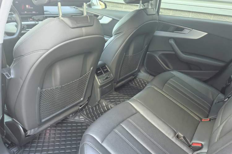 Used Audi A4L 2022 40 TFSI Luxury Dynamic Model
