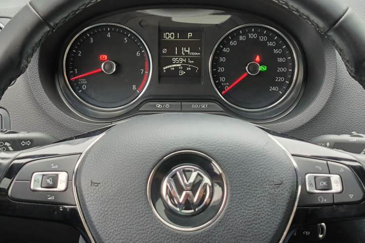 Used Volkswagen Polo 2016 1.6L Automatic Comfort Model
