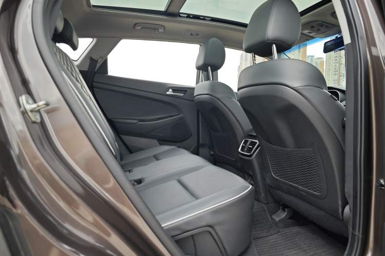 Used Hyundai Tucson 2019 280TGDi Dual-Clutch Two-Wheel Drive Fashion Edition China V Standard
