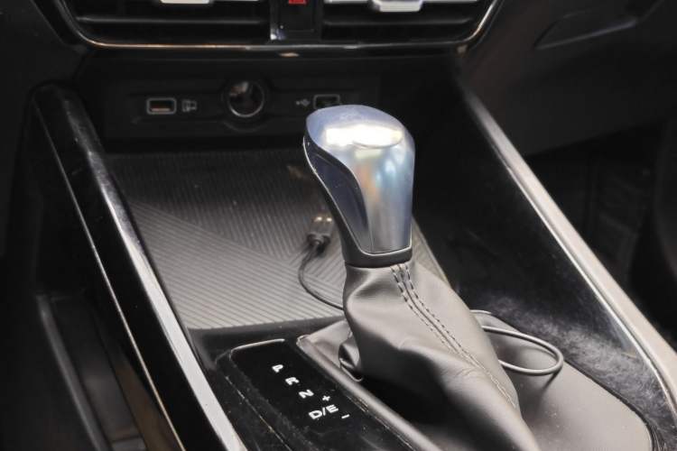 Used Roewe i5 2021 1.5L CVT Platinum Edition
