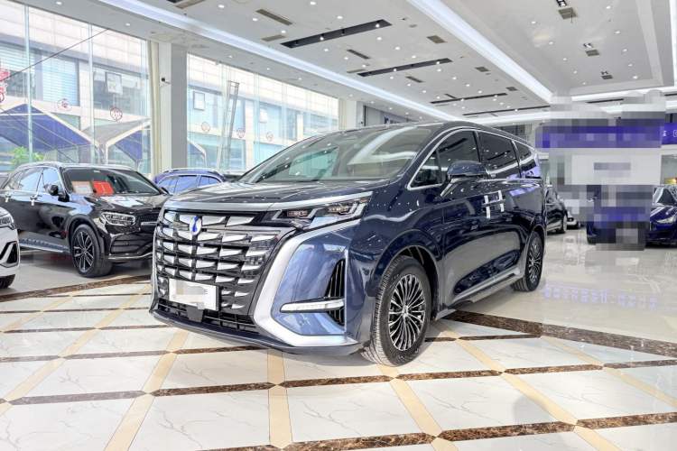 Used Denza D9 2022 DM-i 1040 Prestige Model
