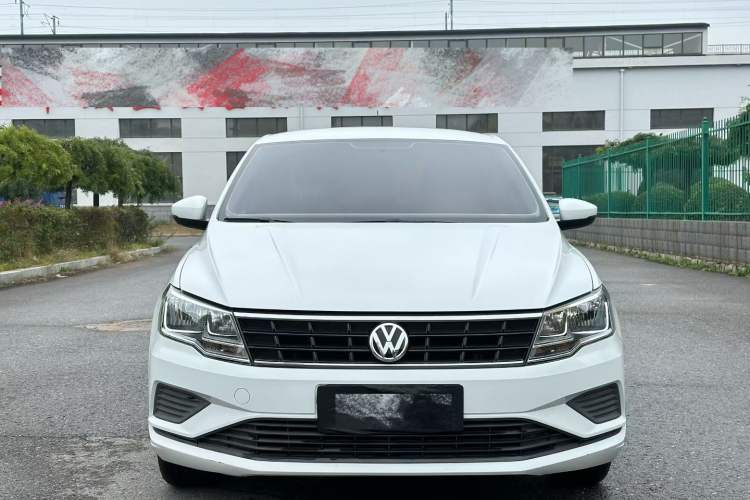 Used Volkswagen Jetta 2019 Dream Edition 1.4L Manual Fashion Version
