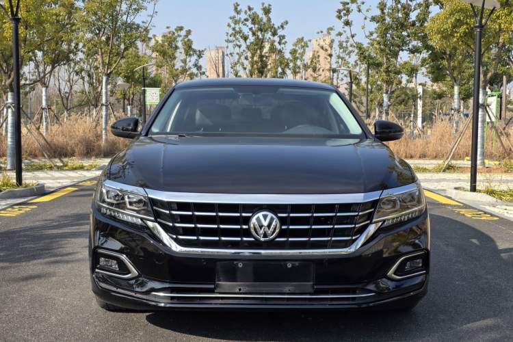 Used Volkswagen Passat 2020 330TSI Luxury Edition China VI
