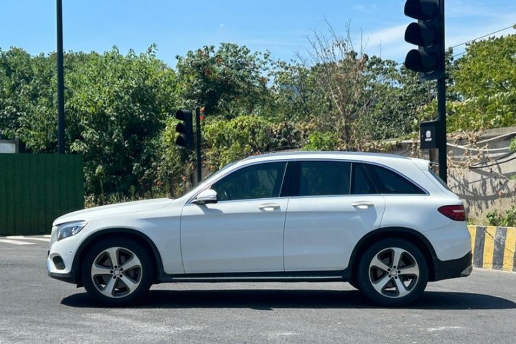 Used Mercedes-Benz GLC 2016 GLC 300 4MATIC Dynamic Model
