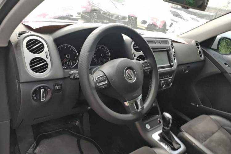 Used Volkswagen Tiguan 2015 2.0 TSI Automatic All-Wheel Drive Flagship Edition
