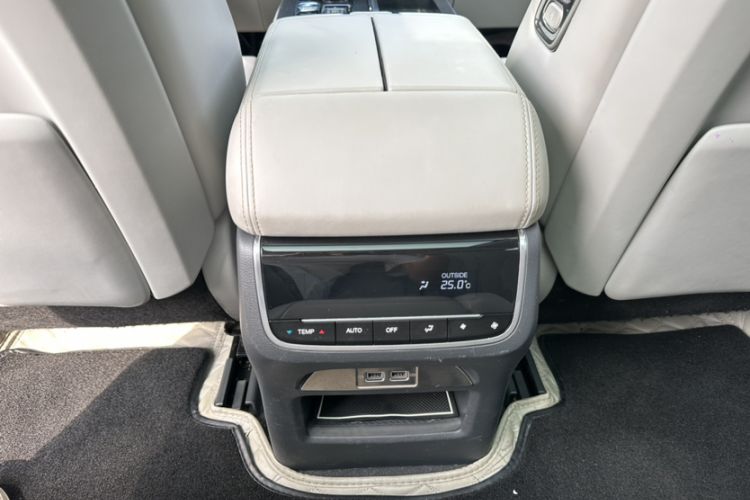 Used GAC Trumpchi GS8 2022 Flagship Series 2.0 TGDI Two-Wheel-Drive Prestige Edition (7 Seats)