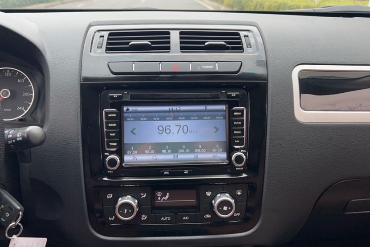 Used Yema T70 2015 Revised 1.8T CVT Elegant Version