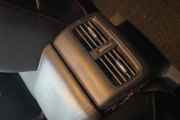 Used Honda CR-V 2015 2.4L two-wheel drive luxury version
