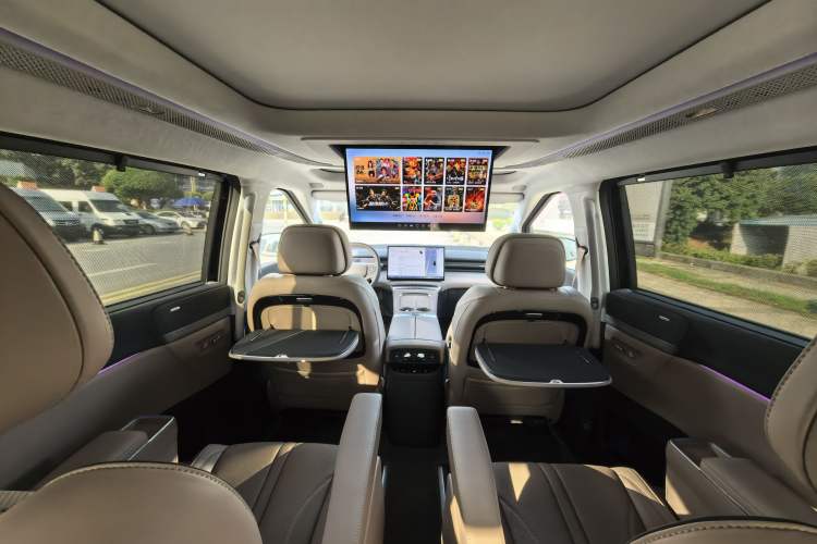 Used XPeng X9 2025 740 Ultra-Long Range Max
