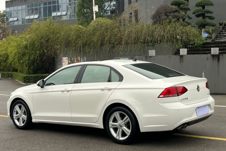 Used Volkswagen Lamando 2018 280TSI DSG Comfort Edition
