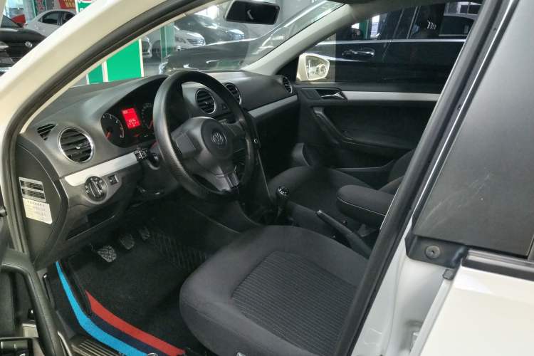 Used Volkswagen Jetta 2015 Zhihui Edition 1.4L Manual Comfort Model
