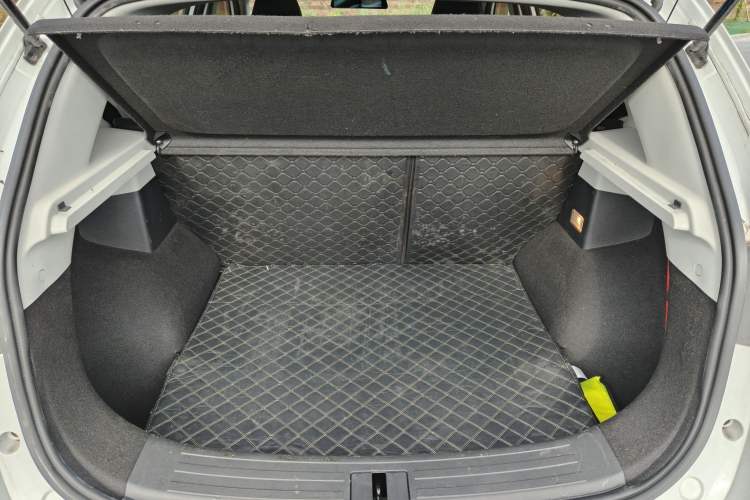 Used MG ZS 2018 1.5L Automatic Luxury Edition China V Standard
