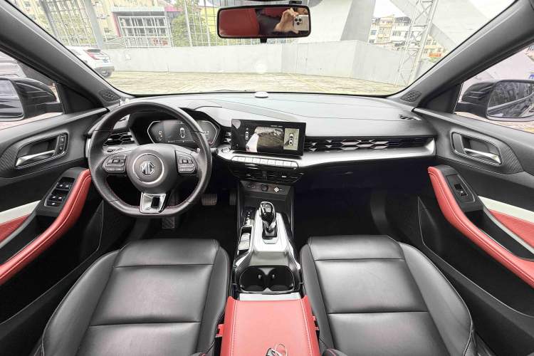 Used MG 5 2021 300TGI DCT Elegant Luxury Edition
