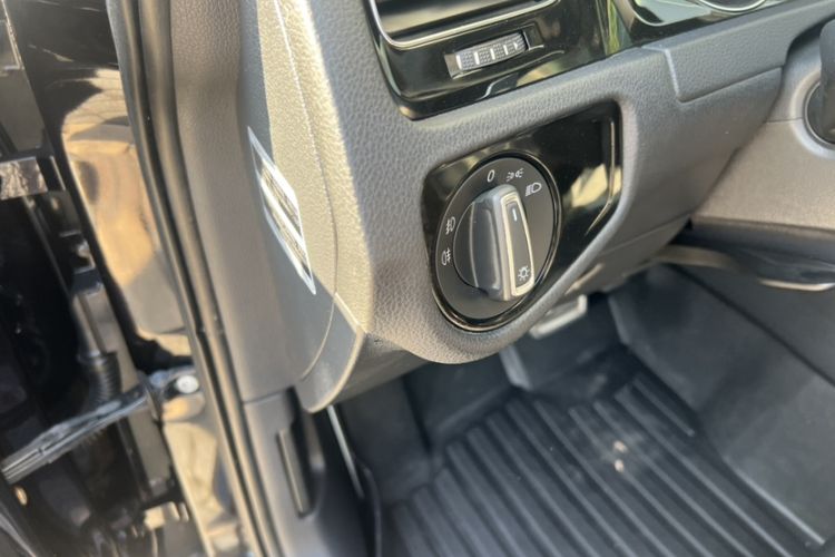 Used Volkswagen Golf 2016 1.4TSI Automatic R-Line
