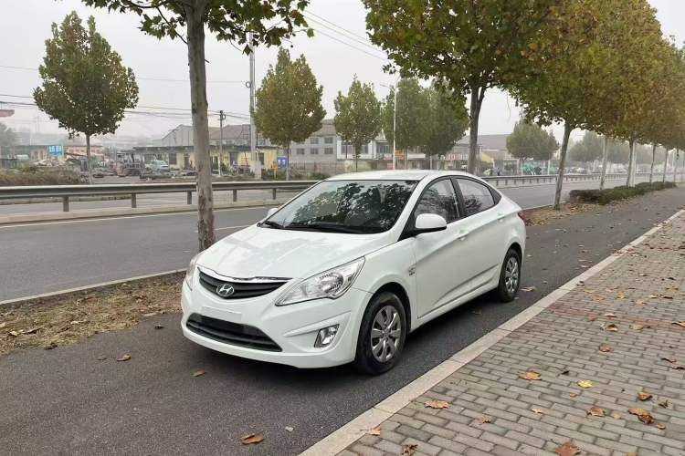 Used Hyundai Verna 2010 Sedan 1.4L Manual Comfort GS
