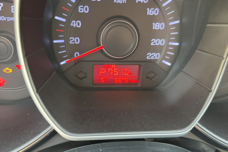 Used Kia K2 2015 Sedan 1.4L Automatic GLS
