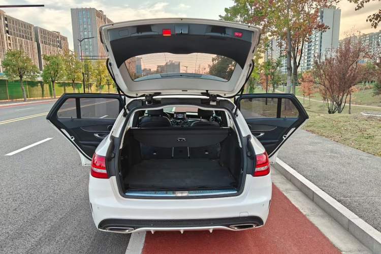 Used Mercedes-Benz C-Class 2015 C 200 station wagon
