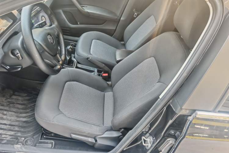 Used Volkswagen Santana 2016 1.6L Manual Fashion Edition
