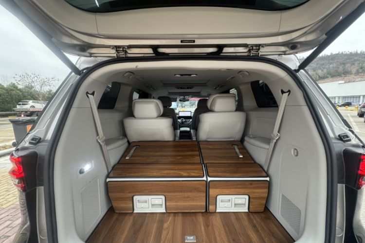 Used Roewe iMAX8 2023 400TGI Comfort Edition
